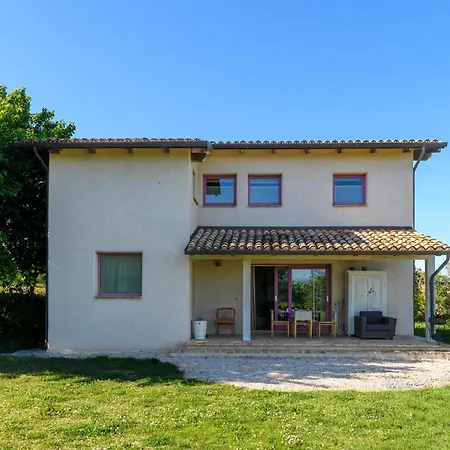 Gorgeous In Terre Roveresche With Wifi * San Giorgio di Pesaro